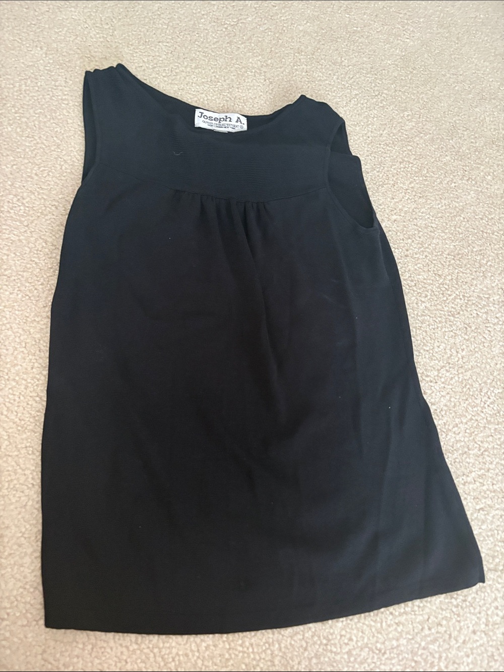 Joseph A Black Sleeveless Knit Shift Top